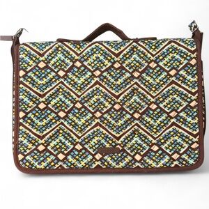 VERA BRADLEY briefcase style cosmetic hanging toiletries case. Geometric design